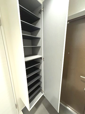 モンソレイユ方南町403号室 収納