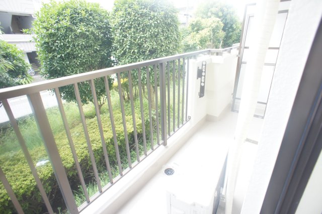 エクセルＤハイム バルコニーがあります