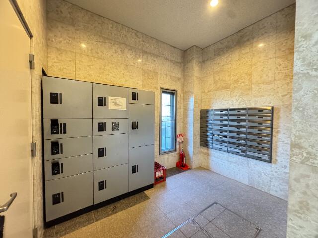 アウラ１０(E-058)5階 エントランス