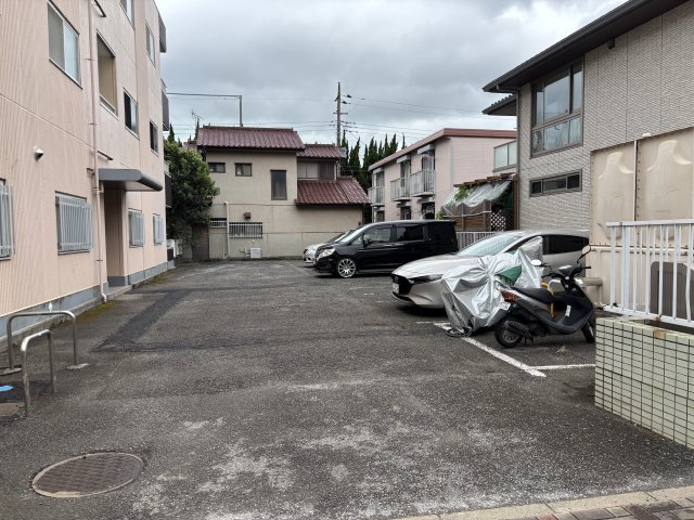 スカイホーム本郷0402号室 駐車場
