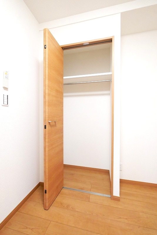 ペアパレス六町1号館5階 同建物別部屋の参考画像