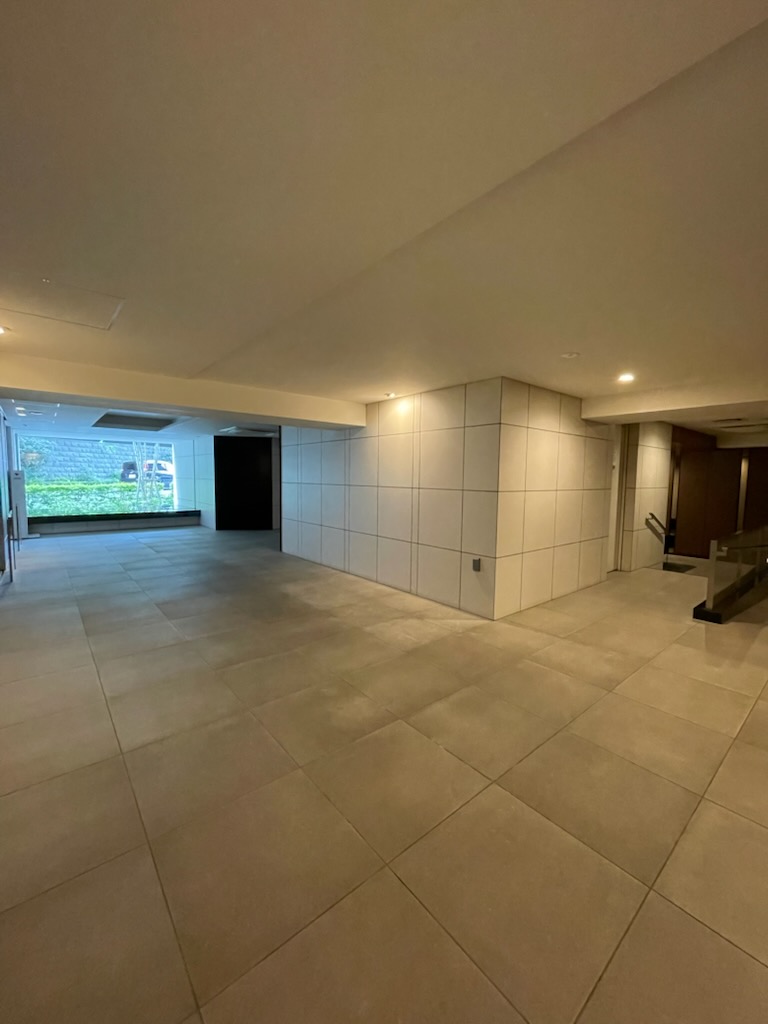 プレシス横濱紅葉坂 エントランス