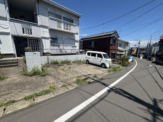 コーポ８８ 駐車場