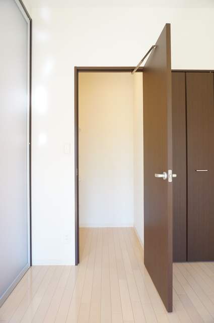 ファミーリェ希望ヶ丘　Ａ棟0108号室 洋室１ウォークインクローゼット　※現況優先