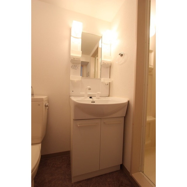 ブルークロス湘南204号室 内観