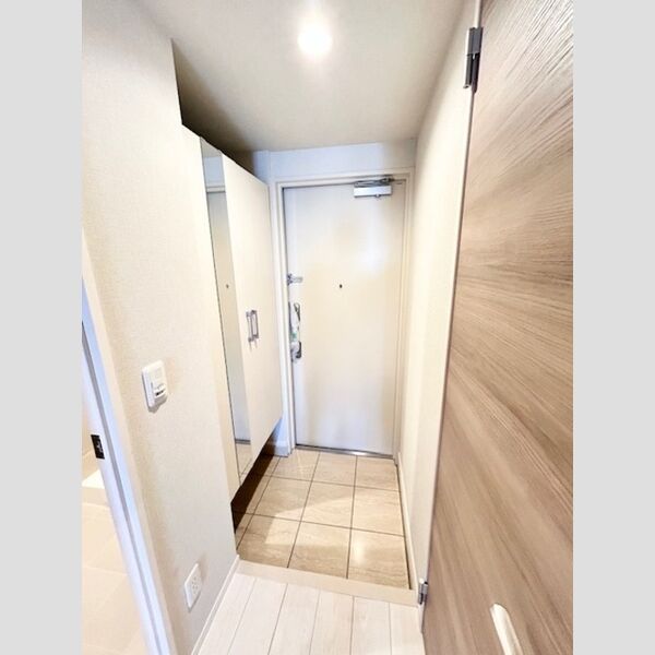 ロイジェント南池袋0301号室 玄関