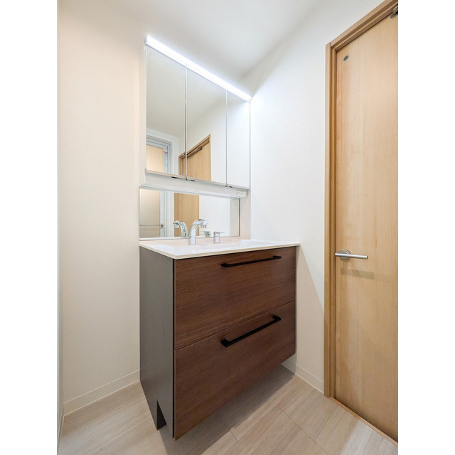 オーパスホームズ白山0402号室 内観