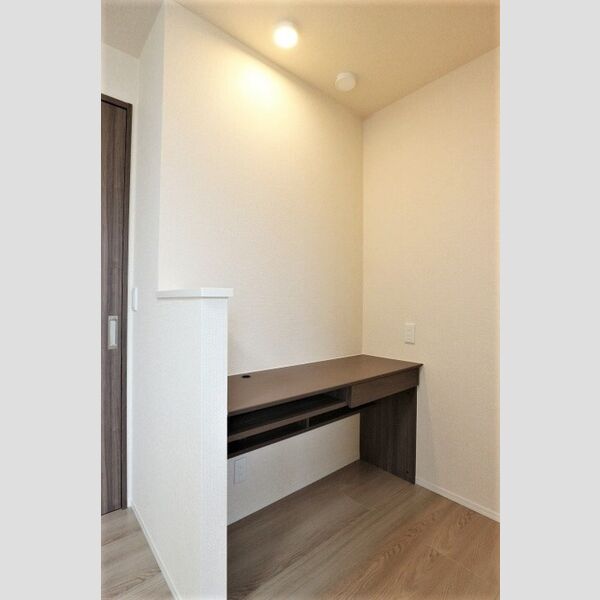 コンフォルト101号室 ワークスペース