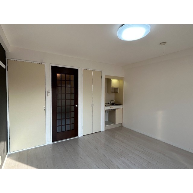 エスポワールトミタ203号室 リビング