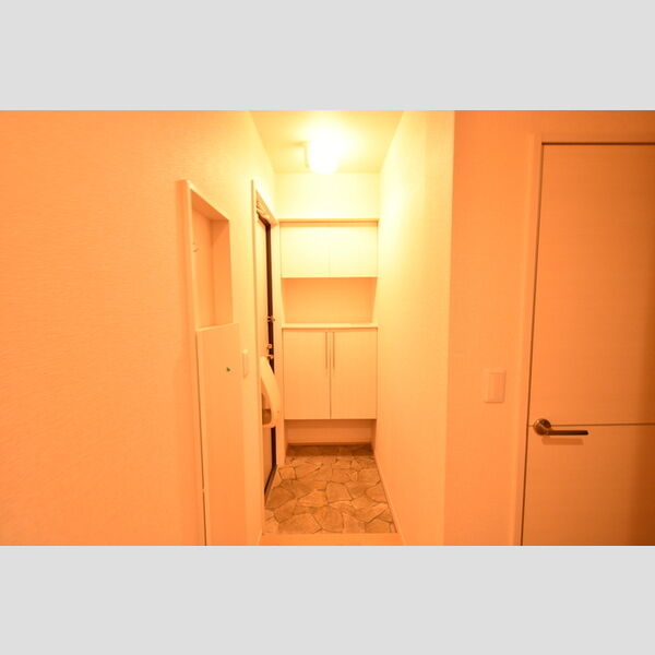ガーデンヒルズ　WEST102号室 玄関