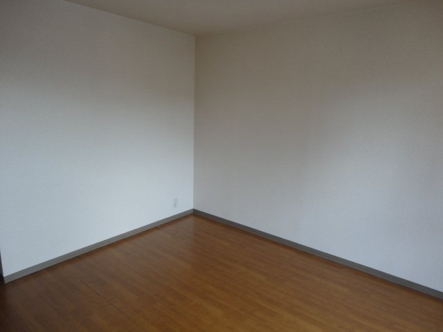 サンヒルズ 洋室