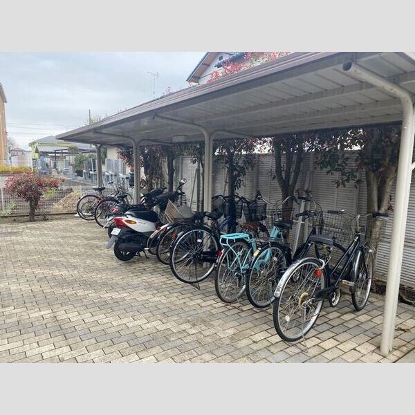 サンウエスト 駐輪場