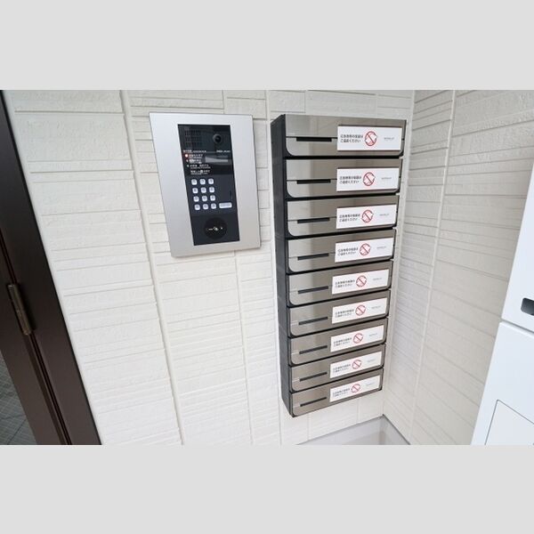 ビバーチェ301号室 オートロック・集合ポスト