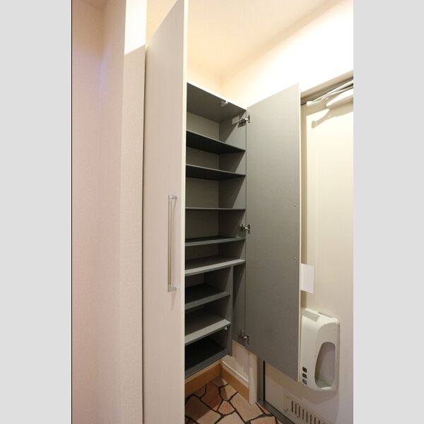 アシネス102号室 シューズボックス