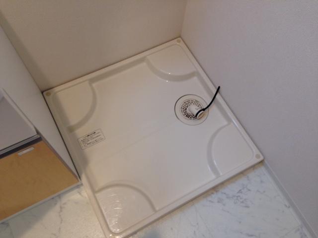 エムネージュ薬円台102号室 洗濯機置場