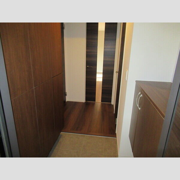 Buena Venir(ブエナ　ヴェニール) 玄関