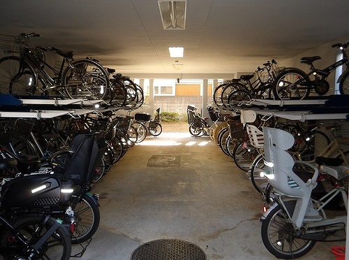 ライオンズマンション本川越駅前10階 駐輪場　※２０２５年１１月の写真