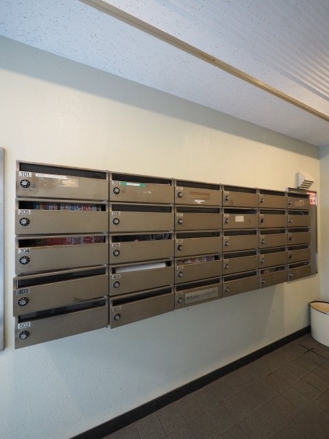 ハイプラザ東池袋3階 エントランス