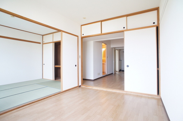 カサグランデ こちらの居間で趣味の時間をお楽しみください