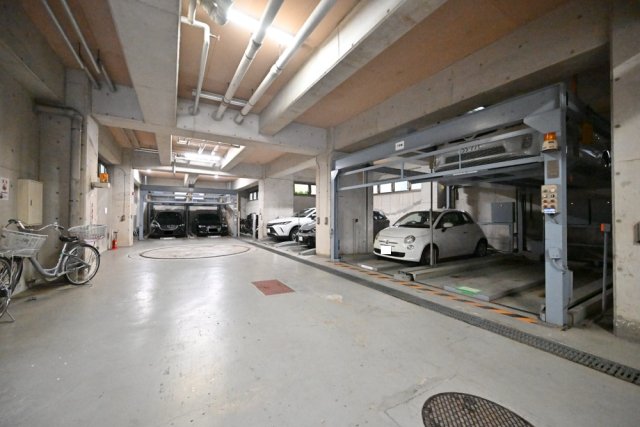 ツインパレス6階 駐車場