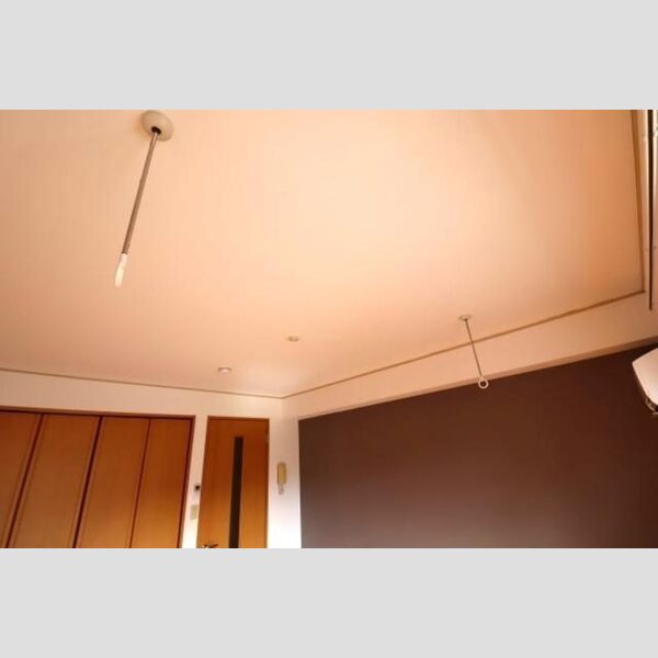 Kークロッシング203号室 室内物干し