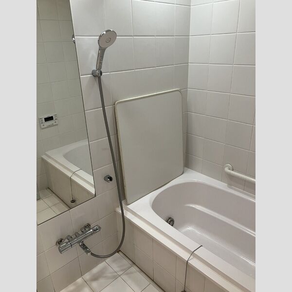 SUCCEED GARDEN　AC-1号室 浴室:ホテルライクなガラス&タイル張りです