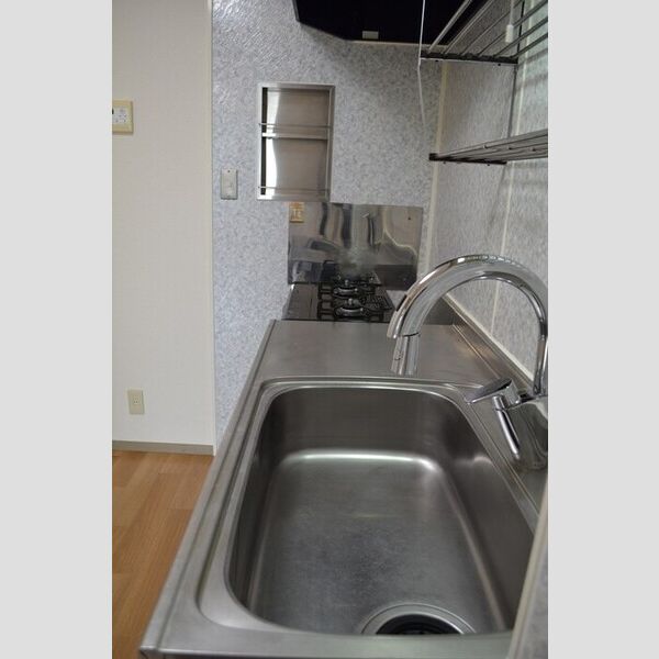 ビィウラ　EAST キッチン