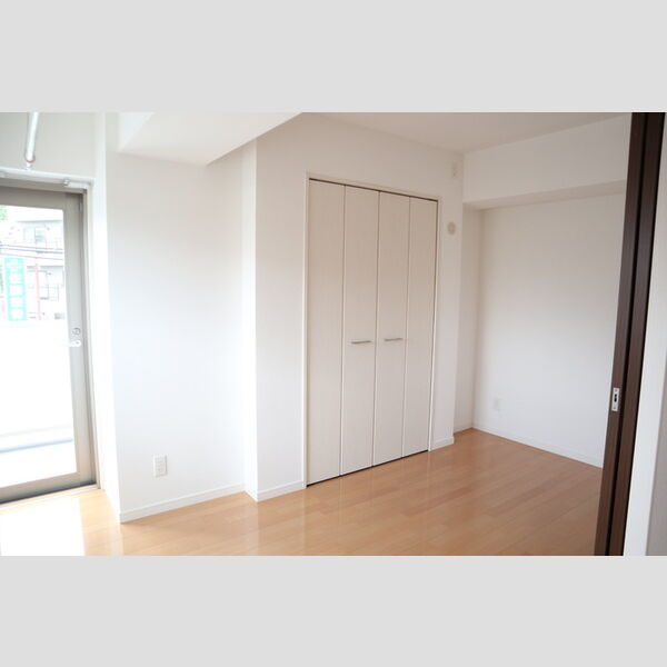 ラフレ東川口201号室 洋室