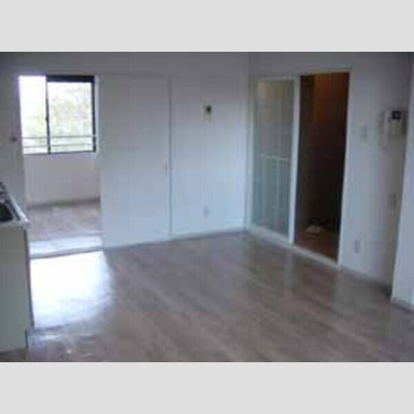 カーサみつわ台　E302号室 室内