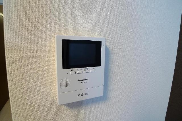 ＲＥＥＮＡ（リーナ）102号室 カメラ付インターホン