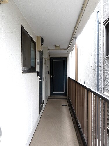 メゾンフラワー1階 共有部通路　※2025月9月撮影