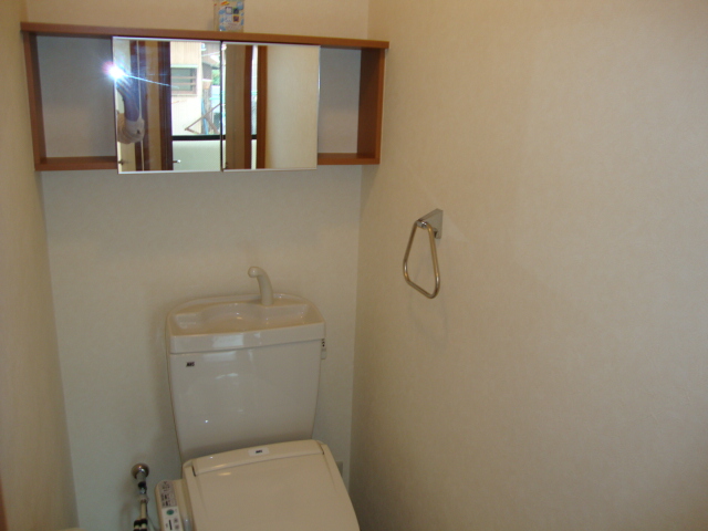 コンフォース弐番館 トイレ収納