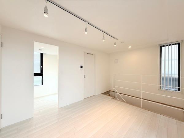 ＡＬＥＲＯ新中野ＩＩ1階 リビング