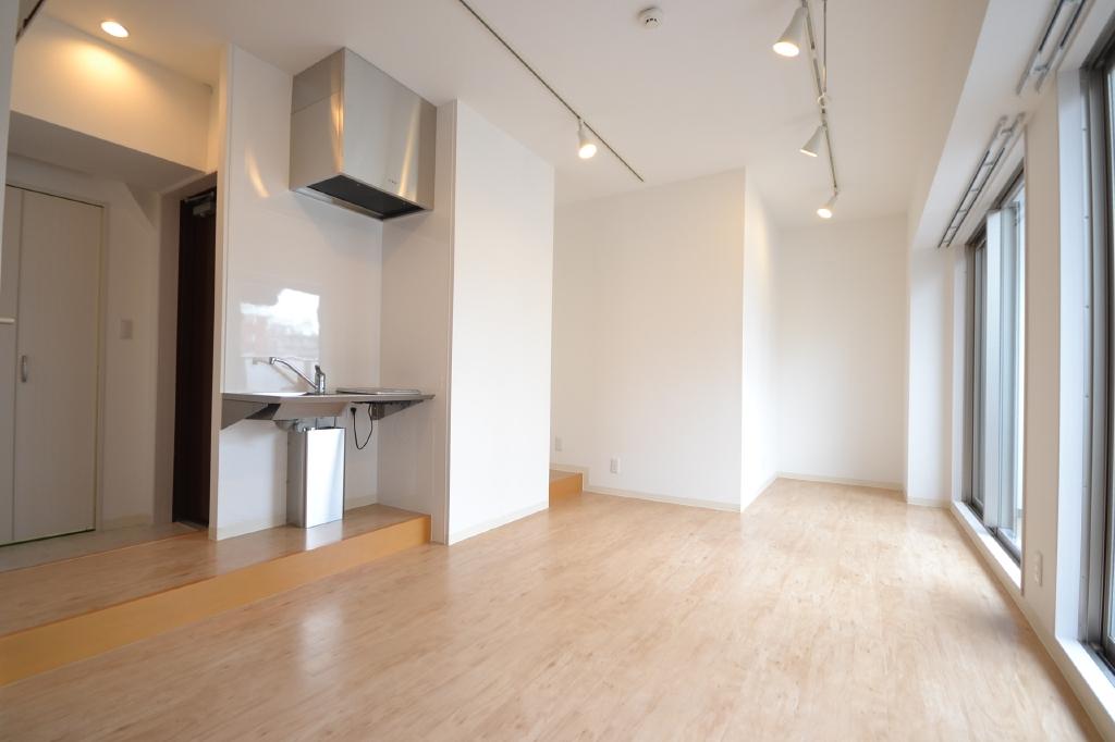 デコズキャッスル赤坂 リビング