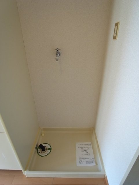 ニコーハイム北千住 室内洗濯機置場