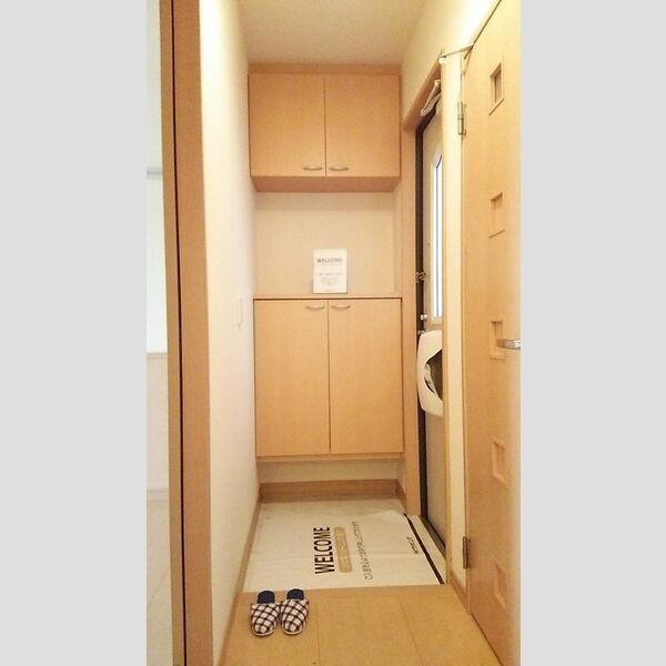 ハイツ・プリマベーラ103号室 玄関