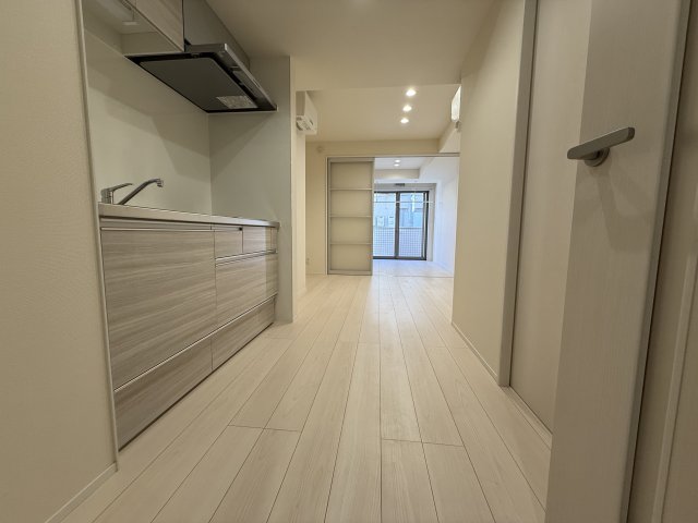 Ｍｉｌｅｓｔｏｎｅ　Ｓａｓａｚｕｋａ0102号室 リビング