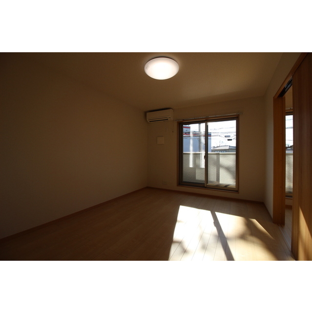 アムール East リビング