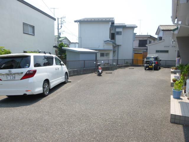 コーポ出口 駐車場