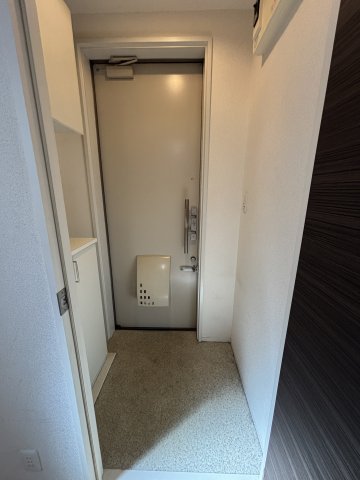 市川第５マンション0201号室 玄関