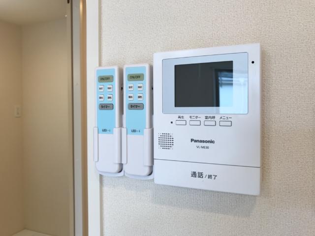 レスポワールⅡ202号室 モニター付きインターホン