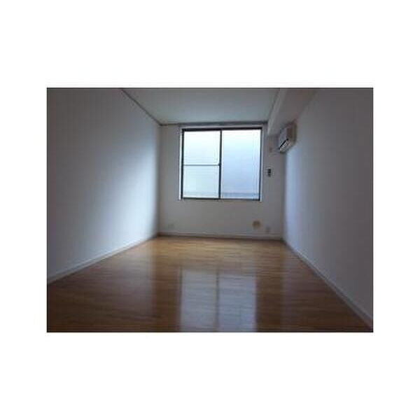 ジュネス三軒茶屋 リビング