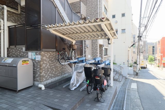 ヒルトップ横浜5階 駐輪場