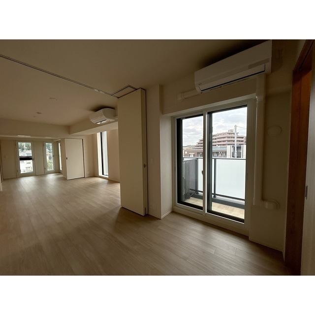 ザ・ケンジントン・レジデンス横濱片倉 リビングダイニング・寝室③・④