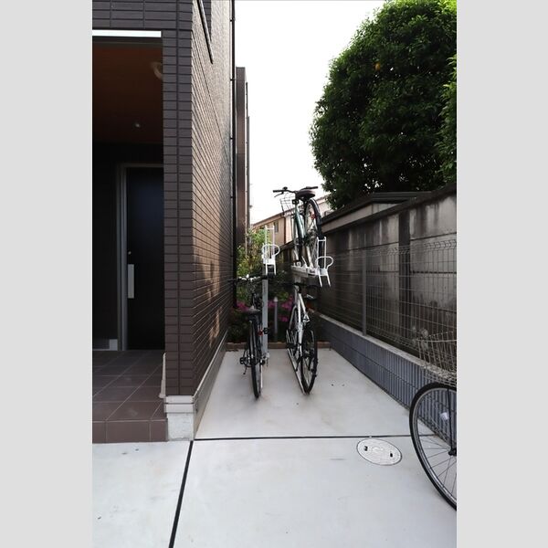 アヴァンス東大泉A 駐輪場