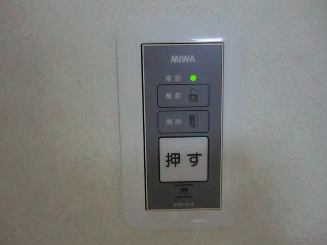 サンライズコート下総中山1階 自動で入り口門の開閉が可能