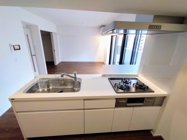 TIMELESS麻布十番701号室 ３口コンロ付キッチン