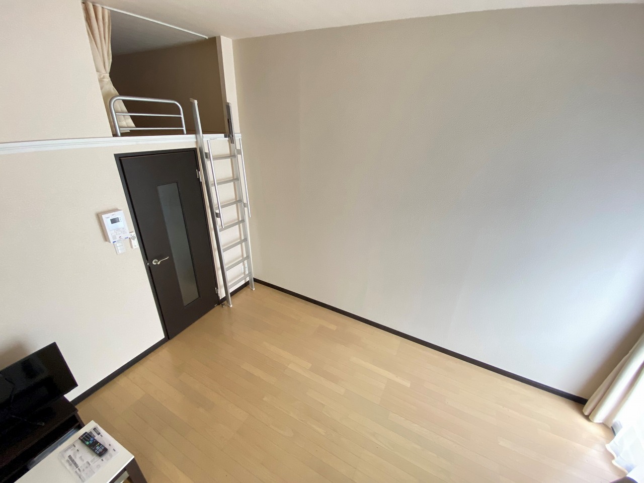 レオネクストグラースⅡ204号室 リビング