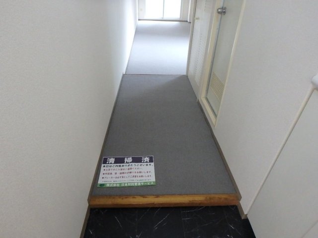 グローリア初穂横浜 玄関