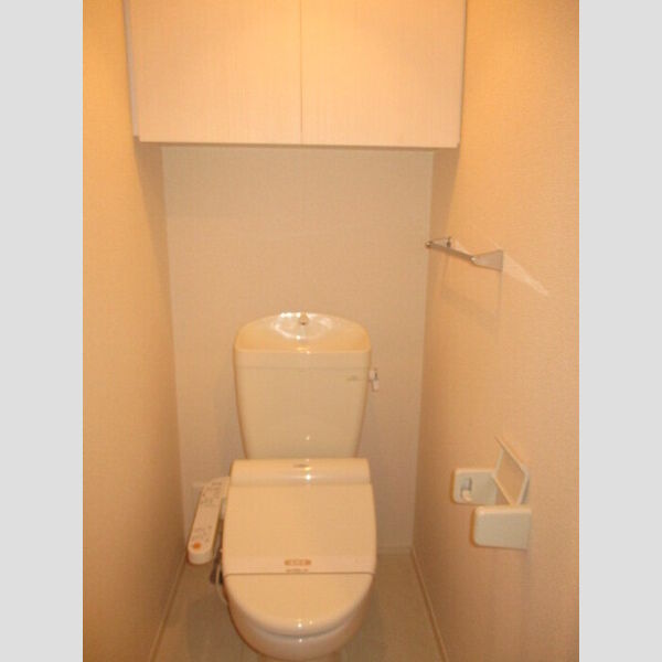 パインヒルズ胡録台305号室 トイレ　温水洗浄暖房便座